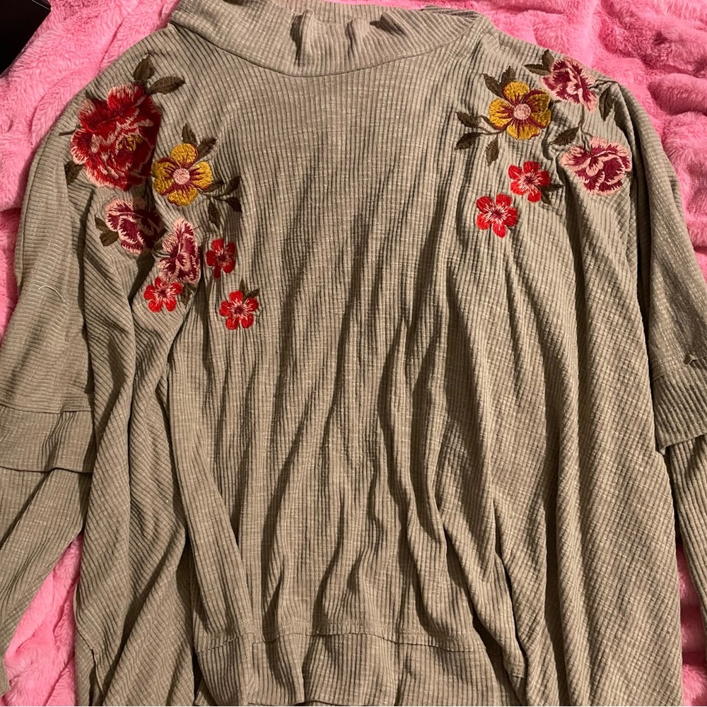 Floral Embroidered Ribbed Top - Picture 2 of 4